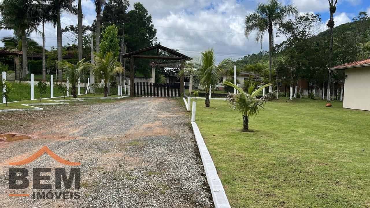 Sítio para Venda com 2 quartos no bairro Rio Do Meio, em Camboriú - Imagem 1