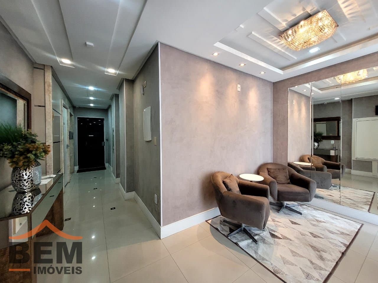 Apartamento para Locação com 2 quartos e 94m² no bairro Centro, em Itajaí