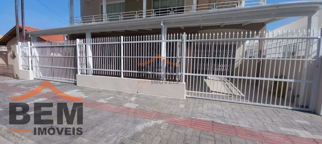Casa para Venda com 6 quartos e 400m² no bairro São João, em Itajaí