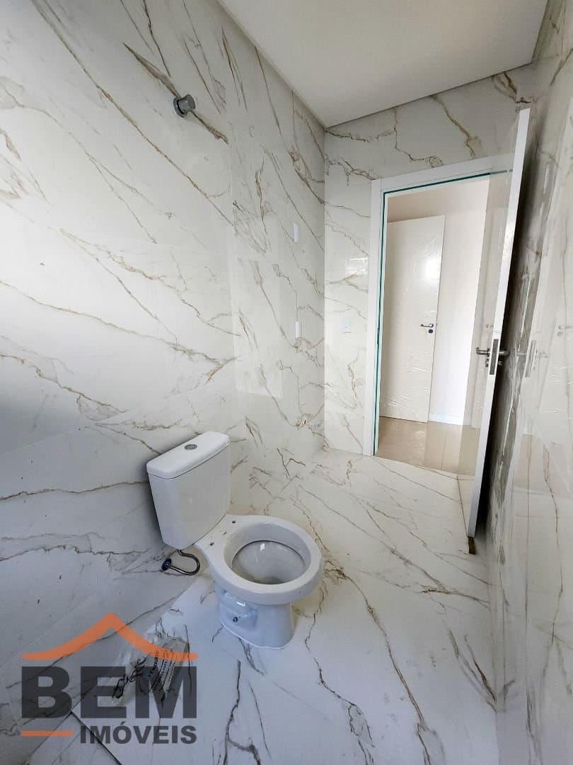 Apartamento para Venda com 3 quartos no bairro Cordeiros, em Itajaí