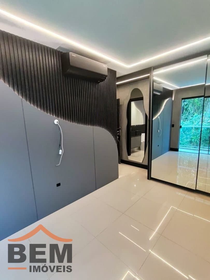 Apartamento para Venda com 3 quartos e 149m² no bairro Cabeçudas, em Itajaí