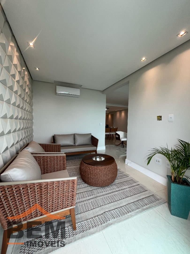 Apartamento para Venda com 5 quartos e 296m² no bairro Cabeçudas, em Itajaí