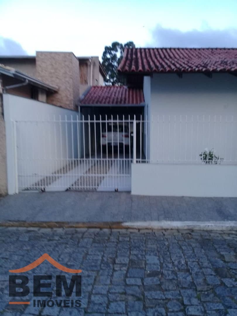 Casa para Venda com 2 quartos e 118m² no bairro Centro, em Camboriú
