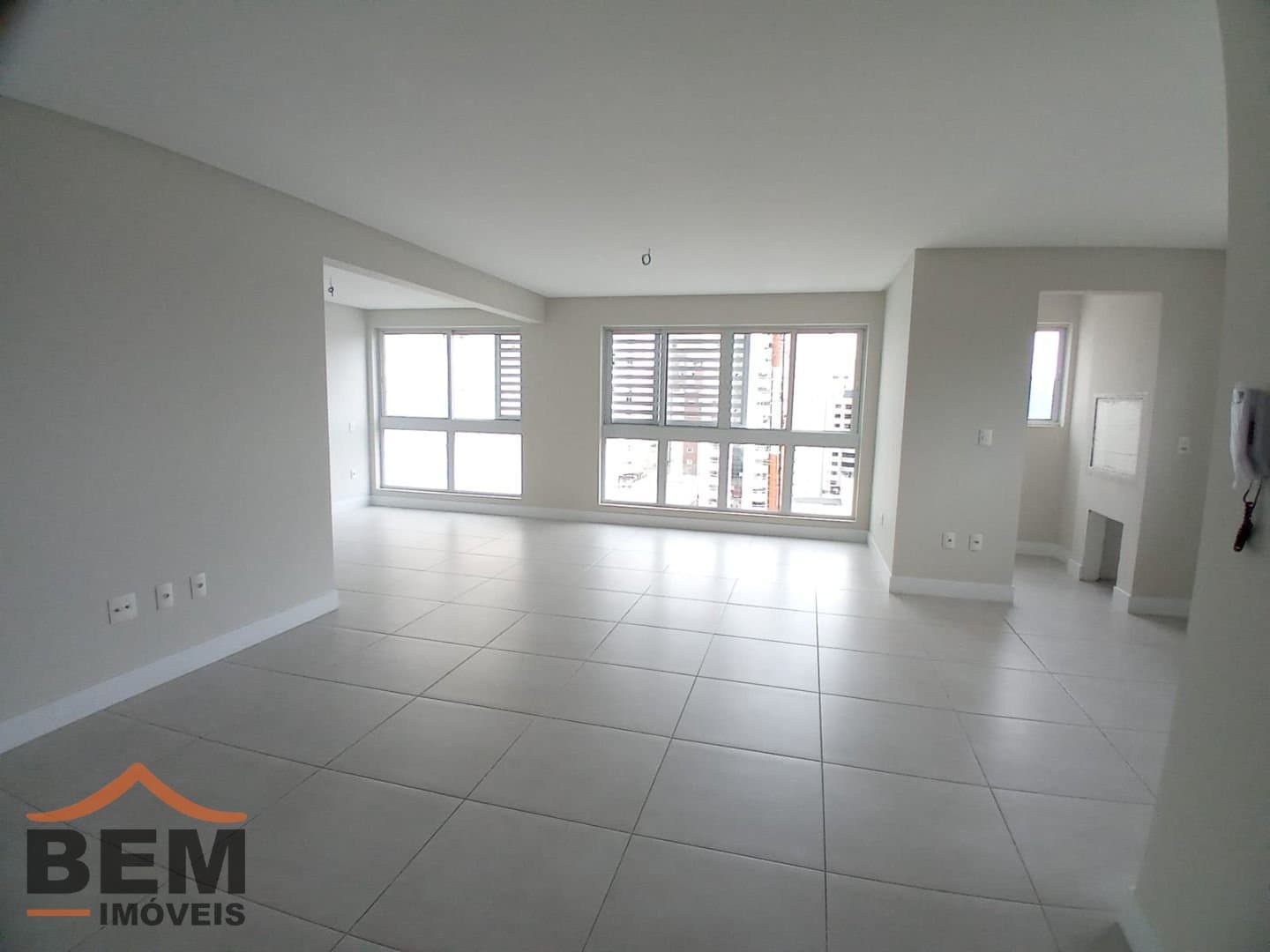 Apartamento para Venda com 2 quartos e 93m² no bairro Centro, em Balneário Camboriú