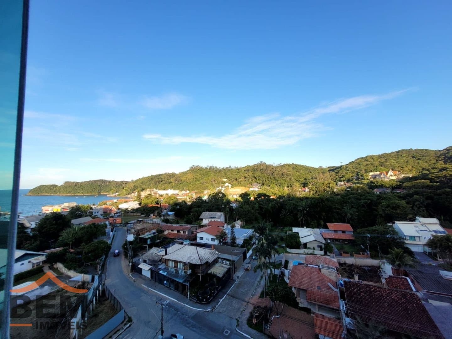 Apartamento para Locação com 5 quartos e 296m² no bairro Cabeçudas, em Itajaí