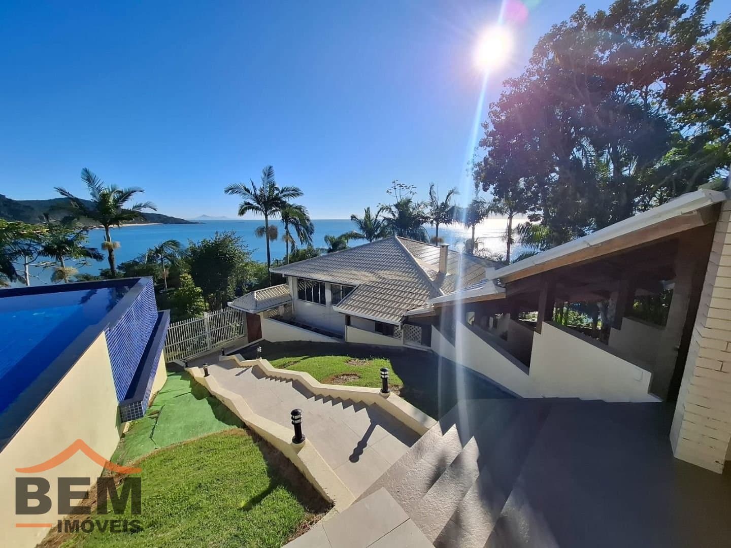 Casa com 4 quartos e 1000m² no bairro Praia das Taquaras, em Balneário Camboriú