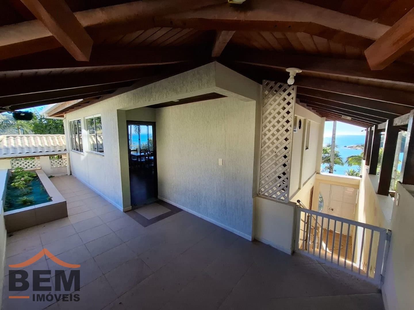 Casa com 4 quartos e 1000m² no bairro Praia das Taquaras, em Balneário Camboriú
