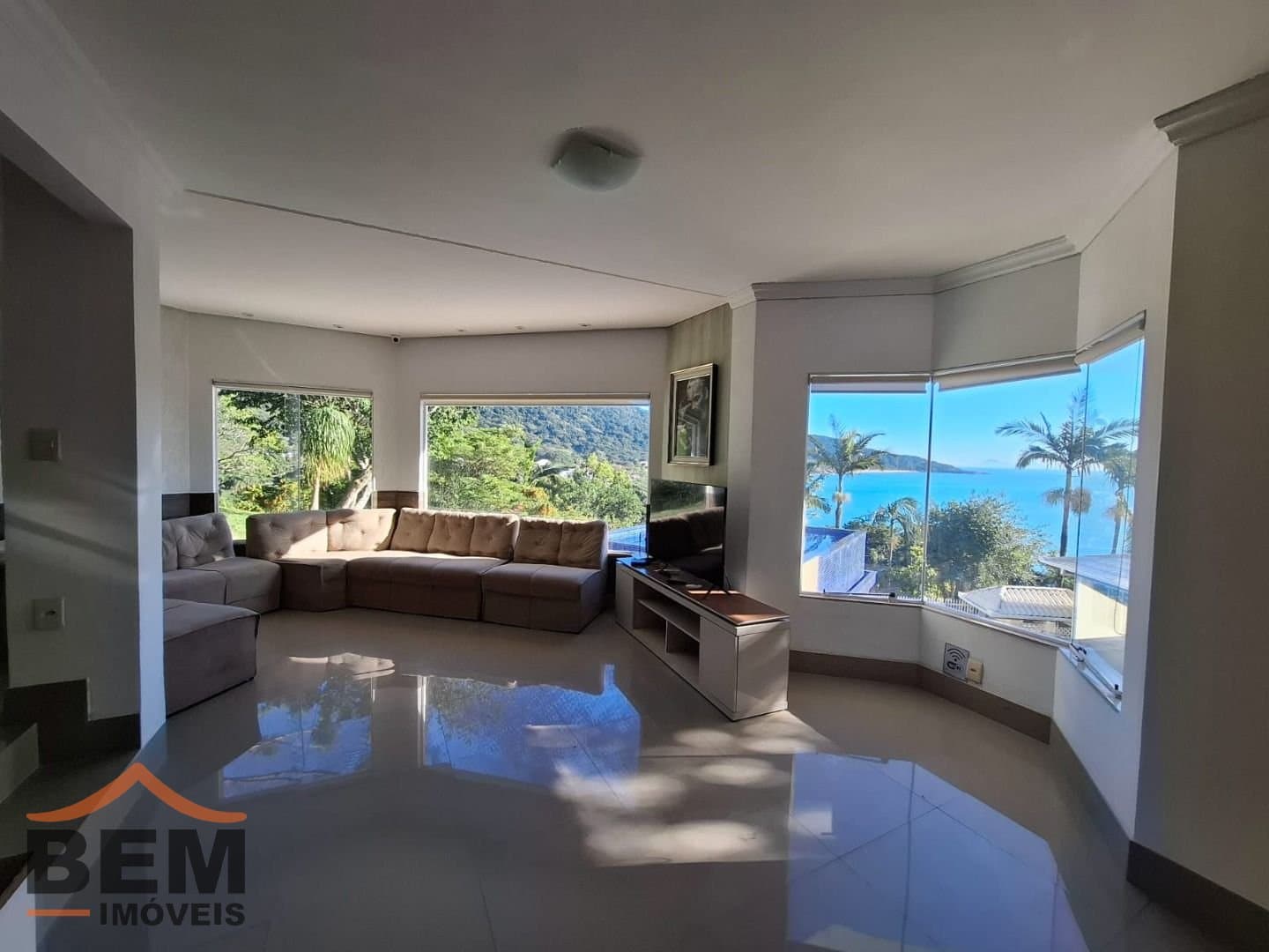 Casa com 4 quartos e 1000m² no bairro Praia das Taquaras, em Balneário Camboriú