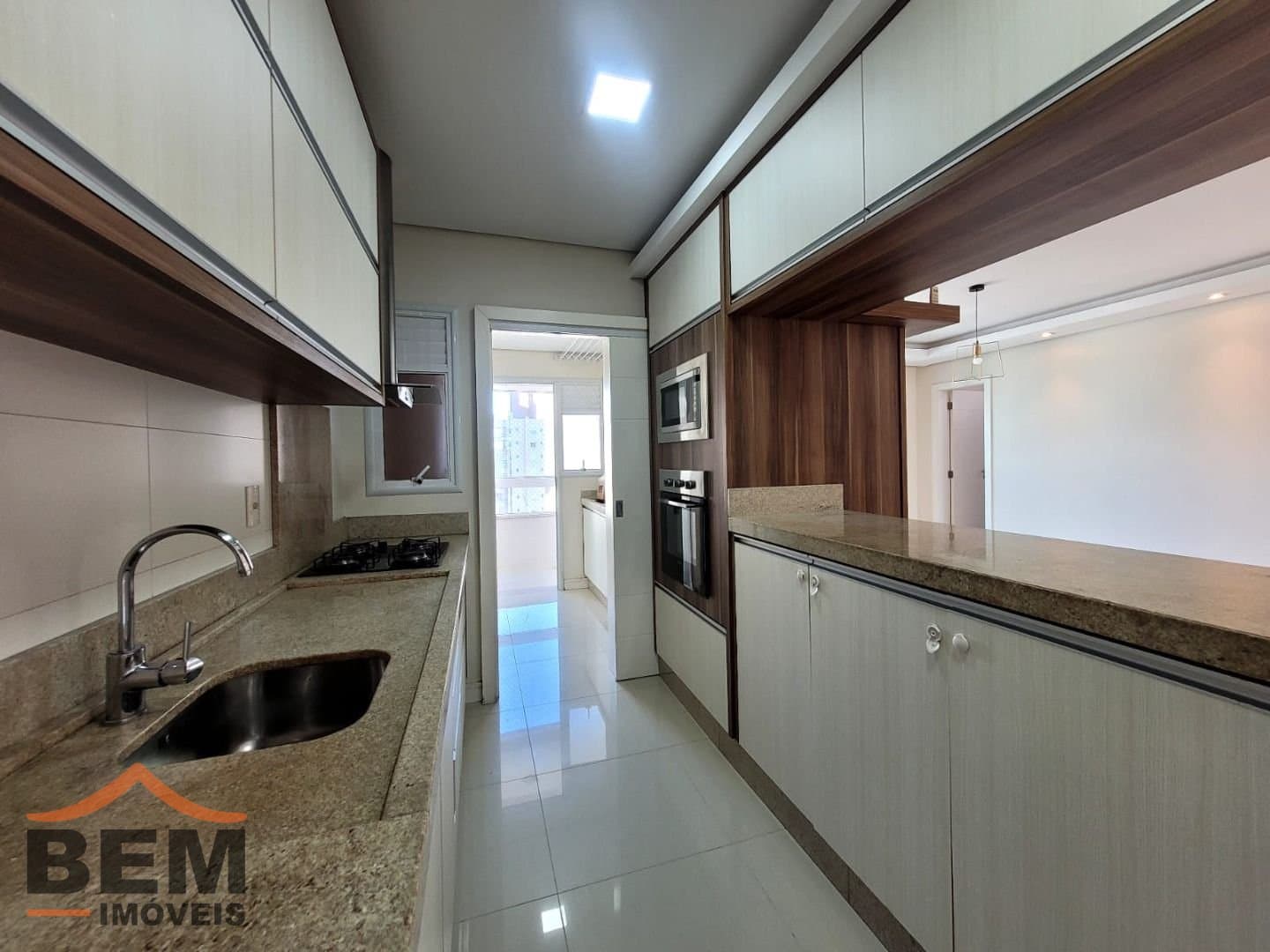 Apartamento para Locação com 3 quartos e 118m² no bairro Fazenda, em Itajaí
