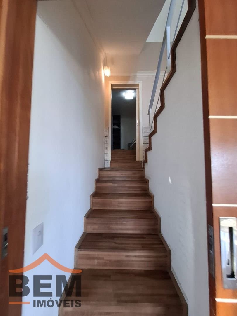 Casa para Locação com 4 quartos e 1500m² no bairro Praia das Taquaras, em Balneário Camboriú: 09- CORREDOR
