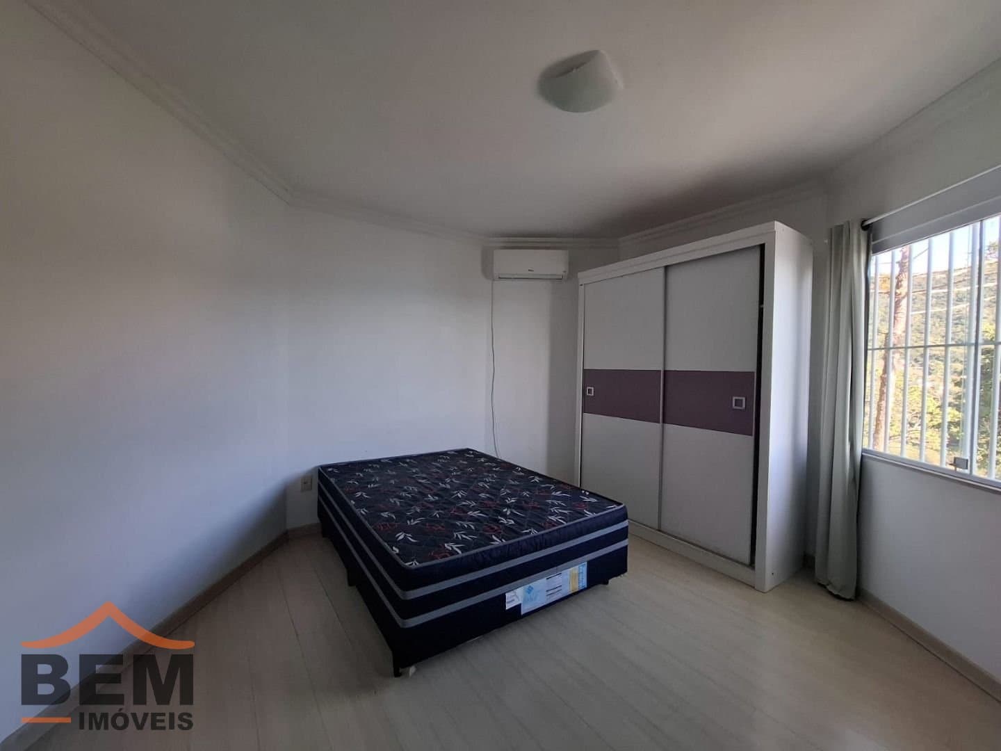 Casa para Locação com 4 quartos e 1500m² no bairro Praia das Taquaras, em Balneário Camboriú: 13- DORMITÓRIO SUÍTE 03