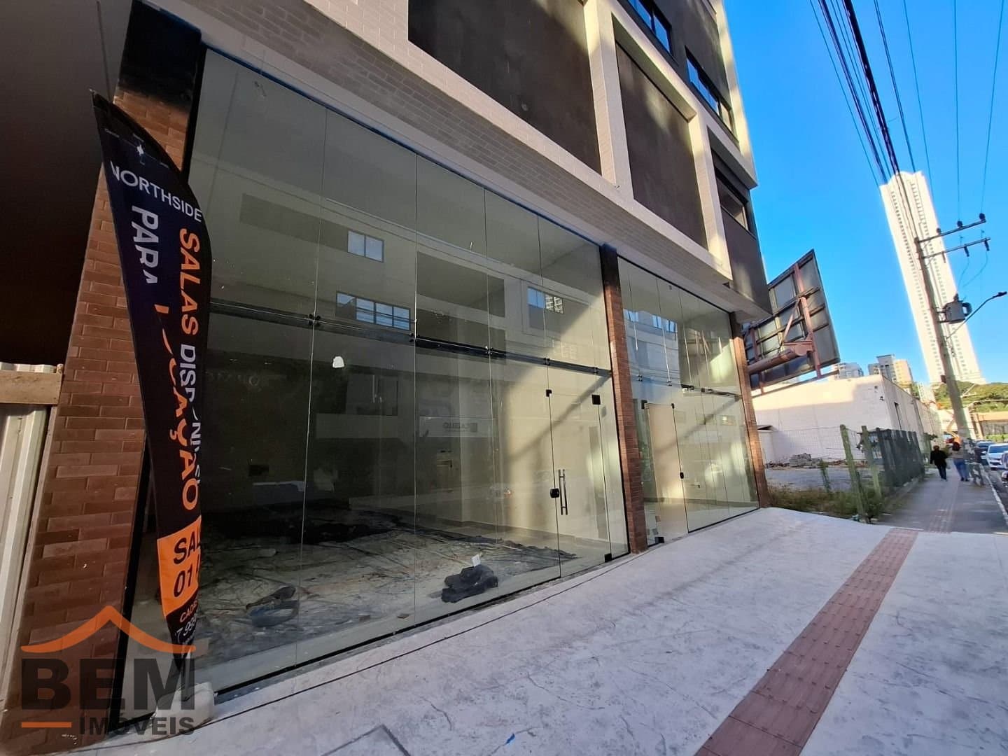 Salas/Conjuntos para Locação com 95m² no bairro Nações, em Balneário Camboriú: 01- FACHADA