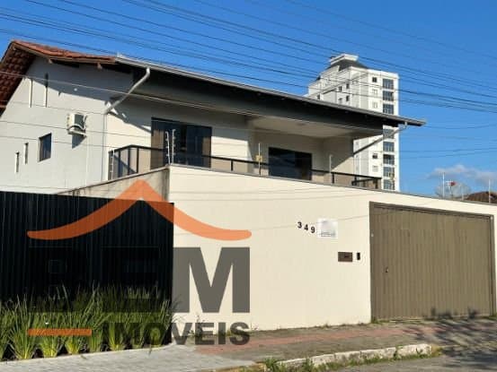 Casa para Venda com 4 quartos e 348m² no bairro Centro, em Camboriú