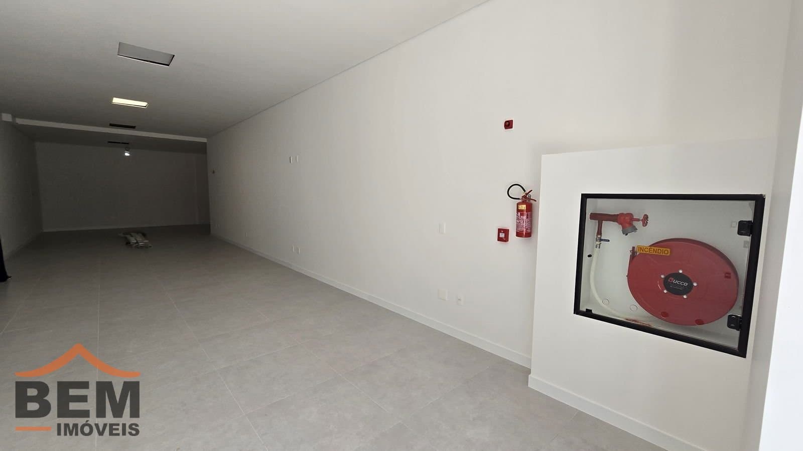Salas/Conjuntos para Locação com 107m² no bairro Centro, em Balneário Camboriú: 10- SALA COMERCIAL 