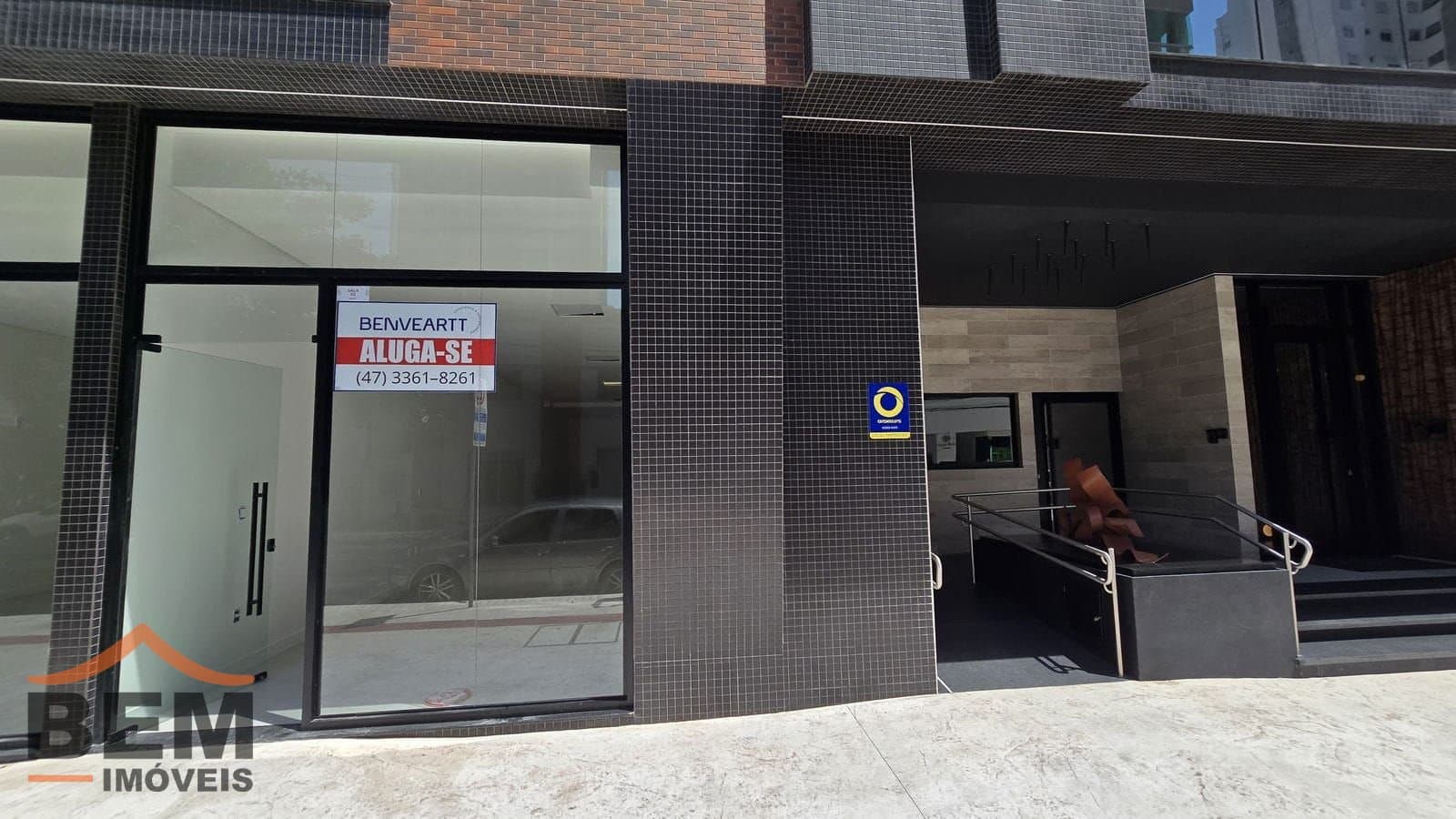 Salas/Conjuntos para Locação com 107m² no bairro Centro, em Balneário Camboriú: 02- FACHADA