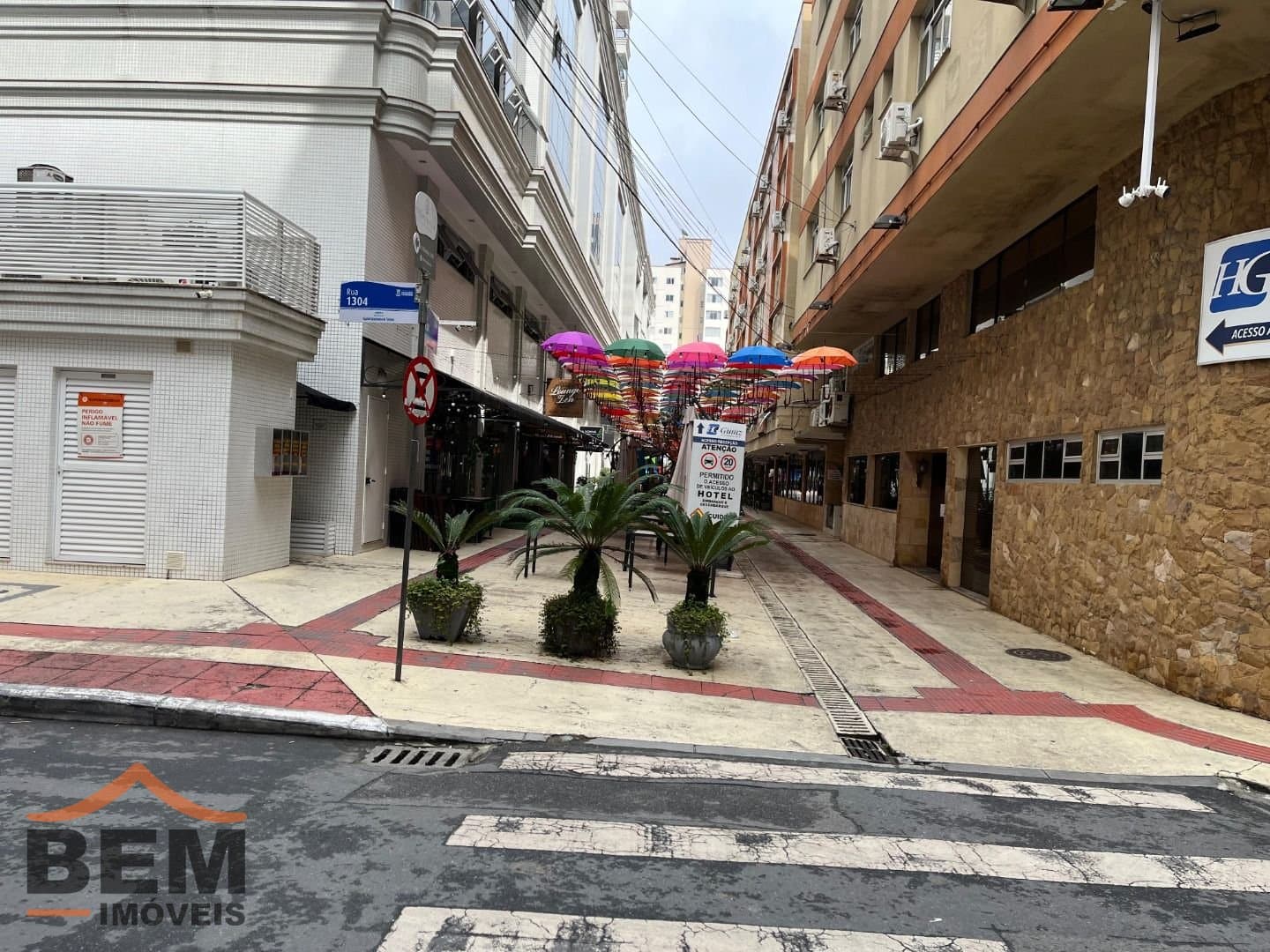 Apartamento para Locação com 3 quartos e 92m² no bairro Centro, em Balneário Camboriú: 11- VISTA