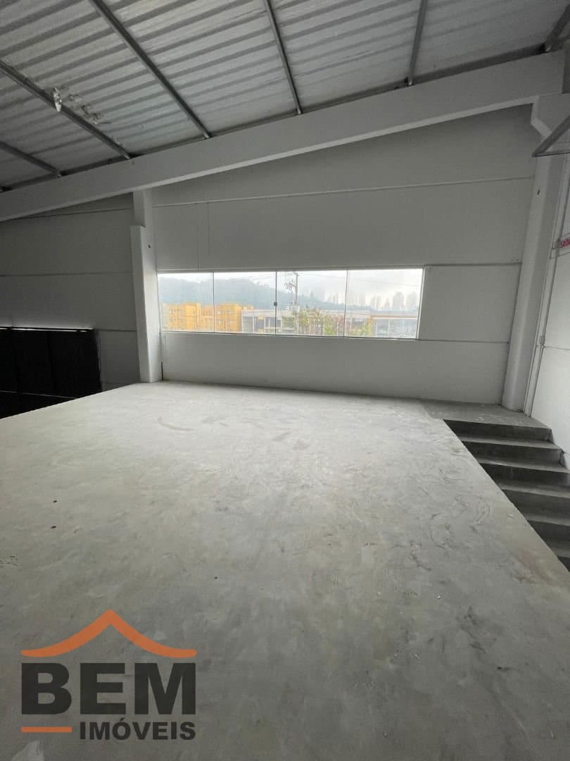 Galpão para Locação com 260m² no bairro Nova Esperança, em Balneário Camboriú: 04- GALPÃO 