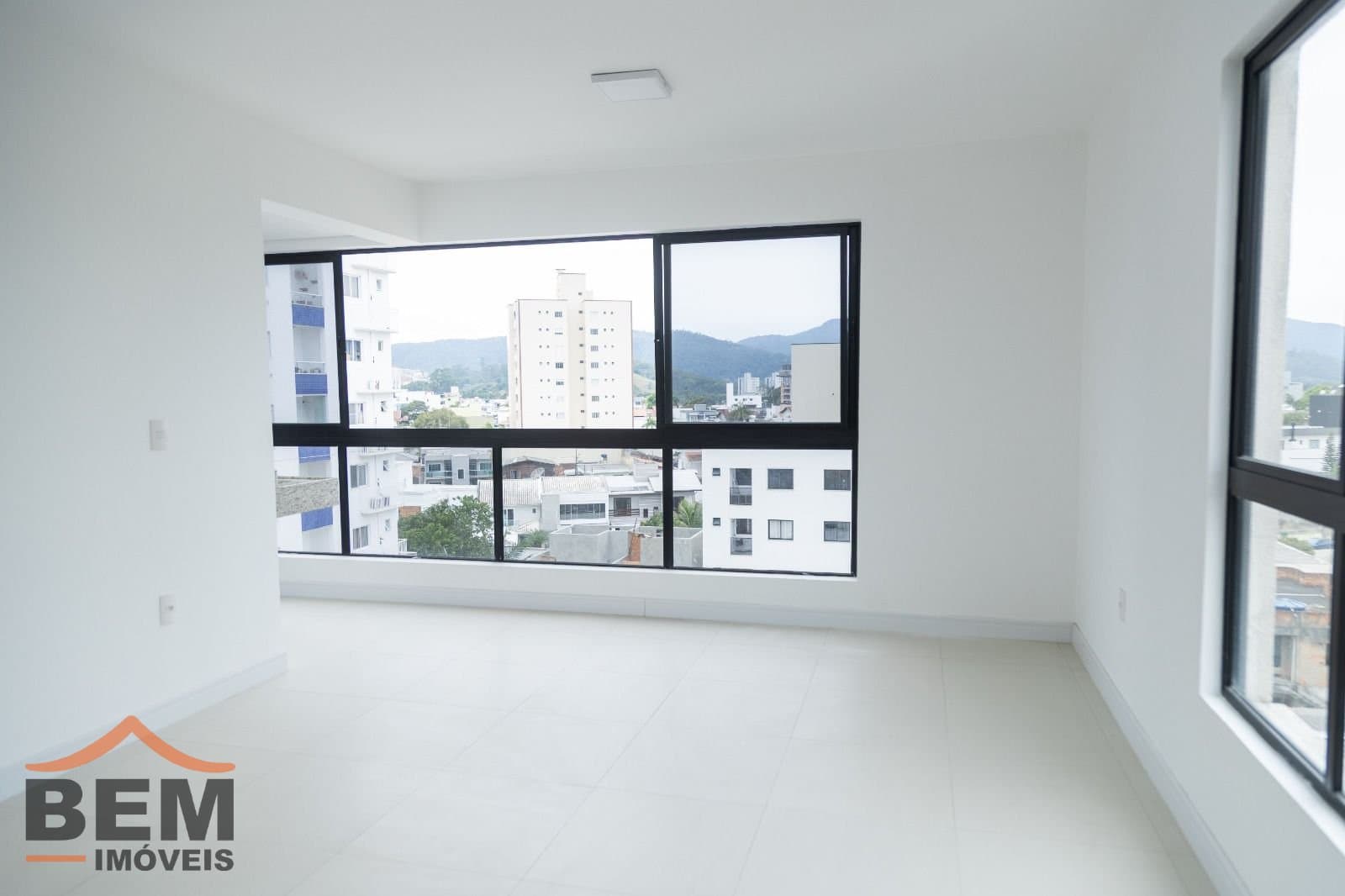 Apartamento para Venda com 3 quartos e 109m² no bairro Centro, em Camboriú