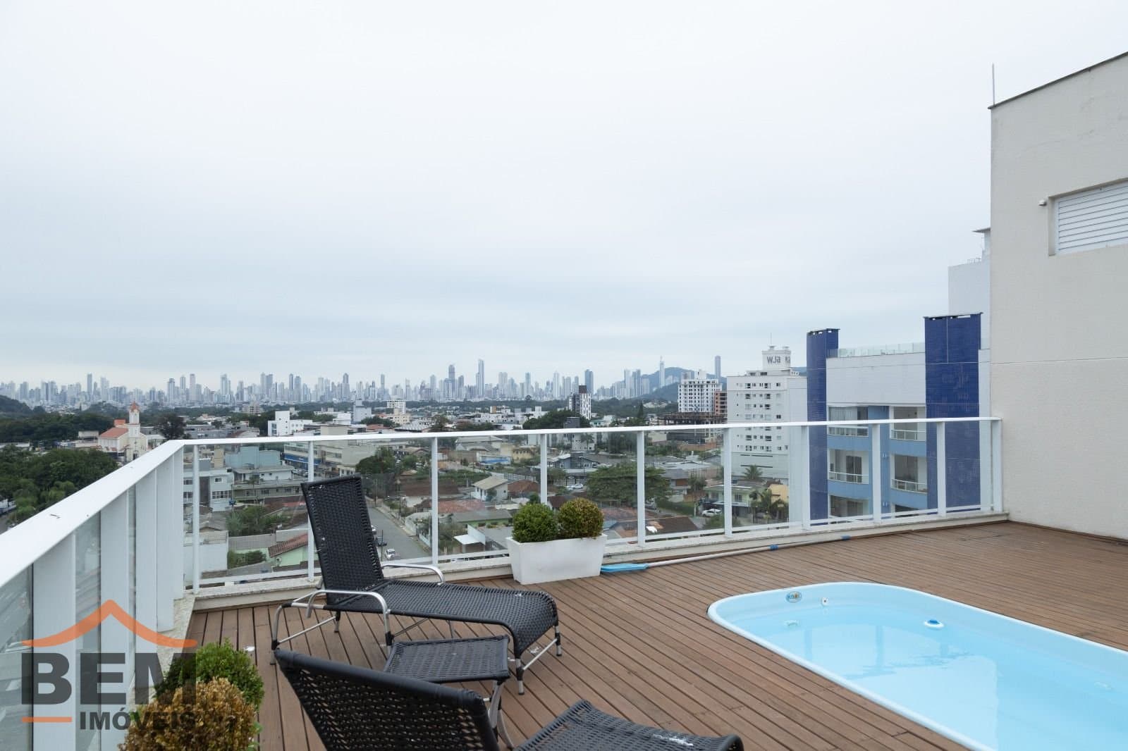 Apartamento para Venda com 3 quartos e 109m² no bairro Centro, em Camboriú