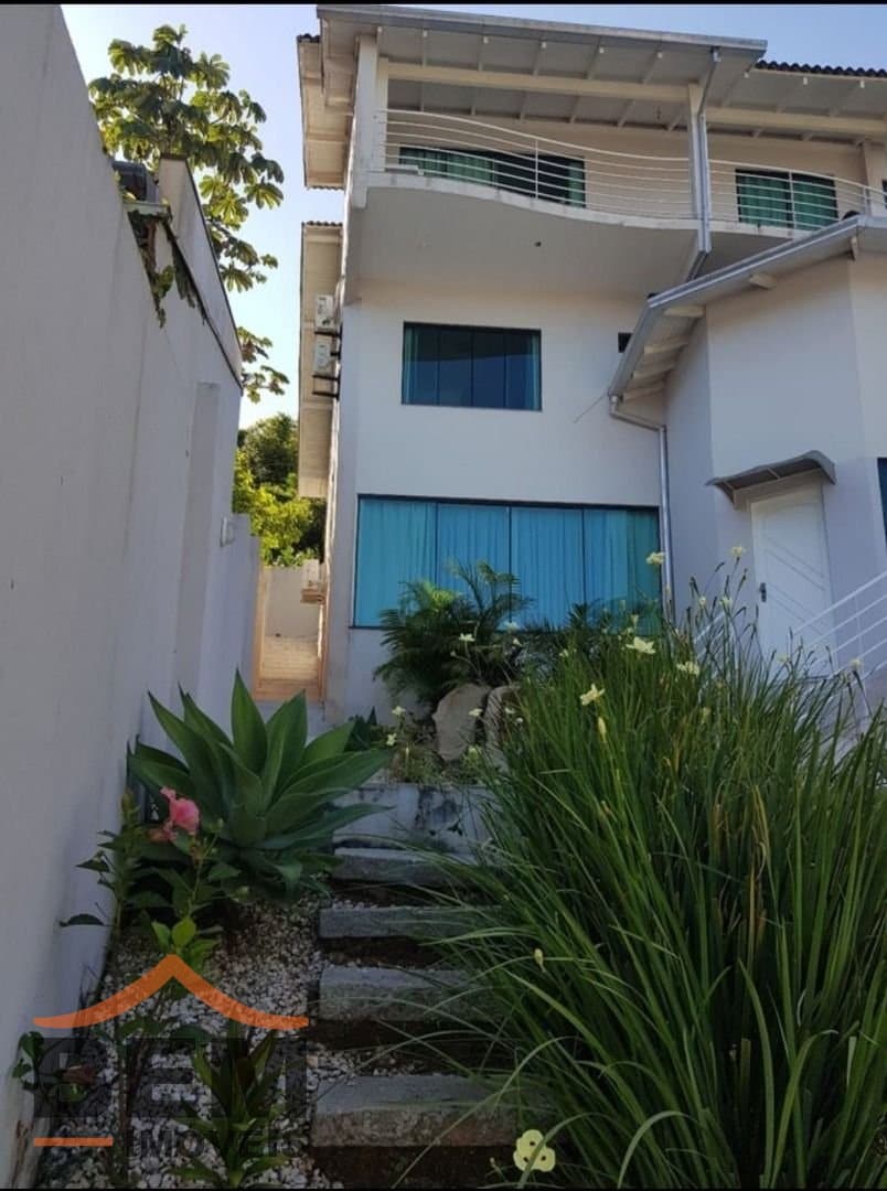 Casa para Venda com 5 quartos e 400m² no bairro Fazenda, em Itajaí