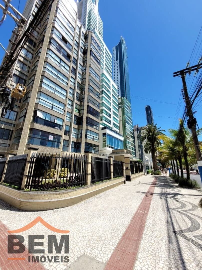 Apartamento para Locação com 3 quartos e 139m² no bairro Frente Mar, em Balneário Camboriú: 02- FACHADA