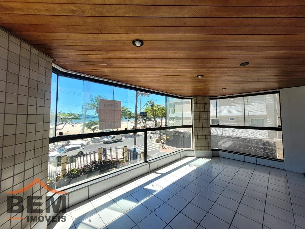Apartamento para Locação com 3 quartos e 139m² no bairro Frente Mar, em Balneário Camboriú: 05- SALA DE ESTAR 