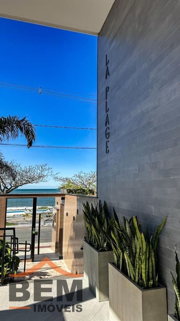 Apartamento Duplex para Venda com 3 quartos e 300m² no bairro Cabeçudas, em Itajaí