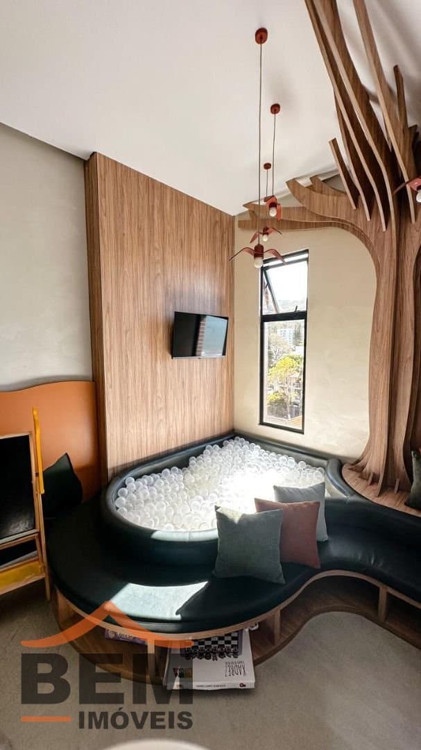 Apartamento Duplex para Venda com 3 quartos e 211m² no bairro Cabeçudas, em Itajaí
