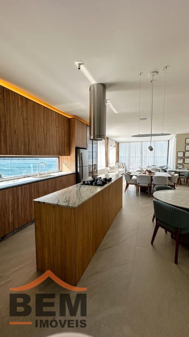 Apartamento Duplex para Venda com 3 quartos e 211m² no bairro Cabeçudas, em Itajaí