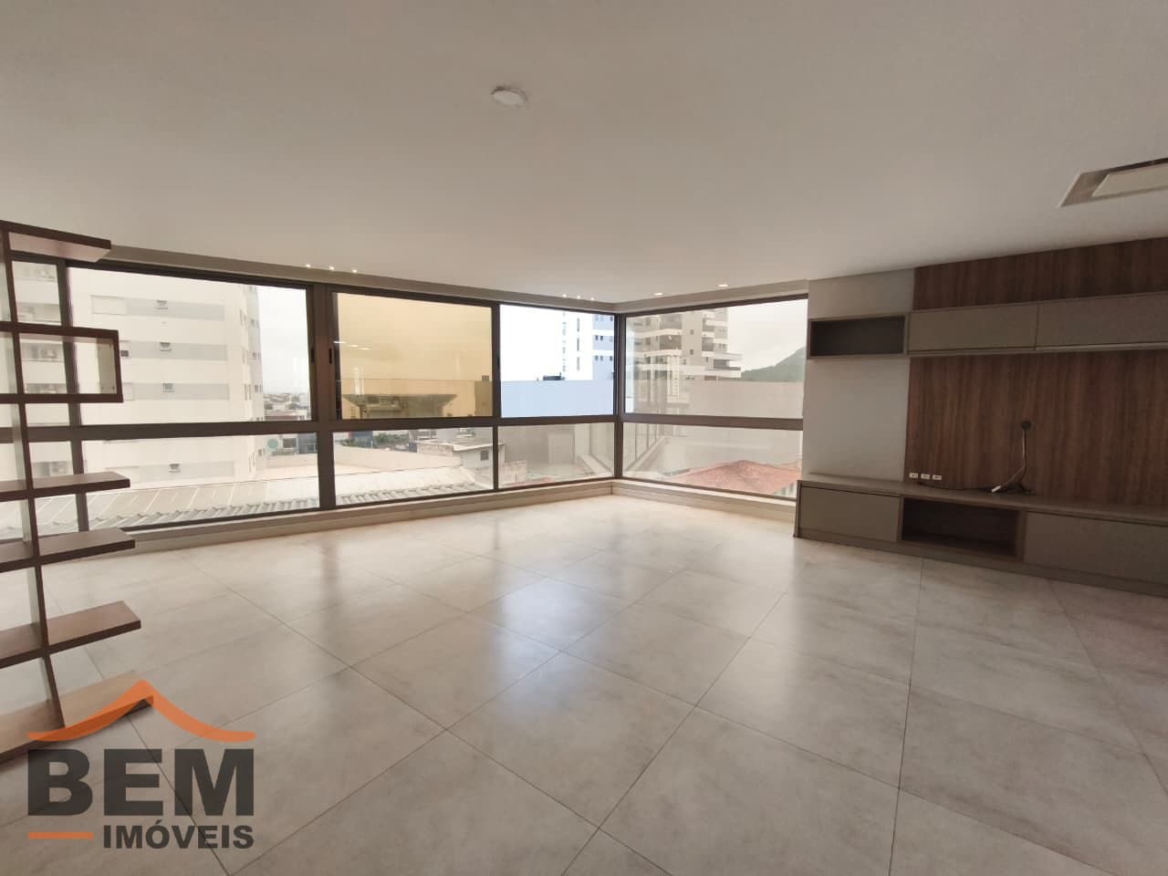 Apartamento para Venda com 3 quartos no bairro Centro, em Itajaí