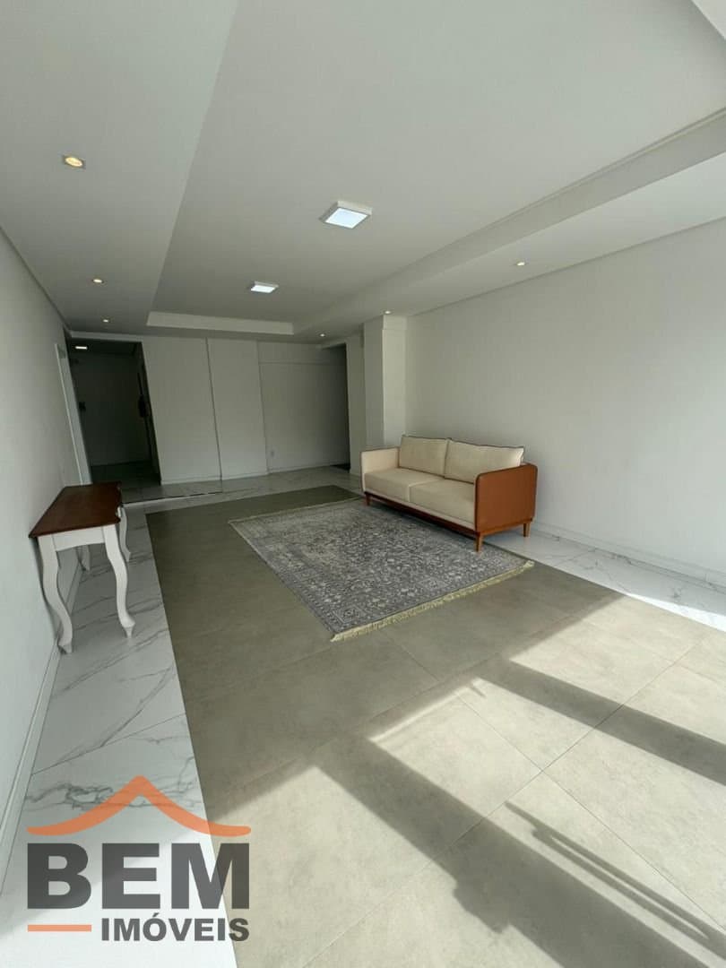 Apartamento para Venda com 3 quartos no bairro Vila Operária, em Itajaí