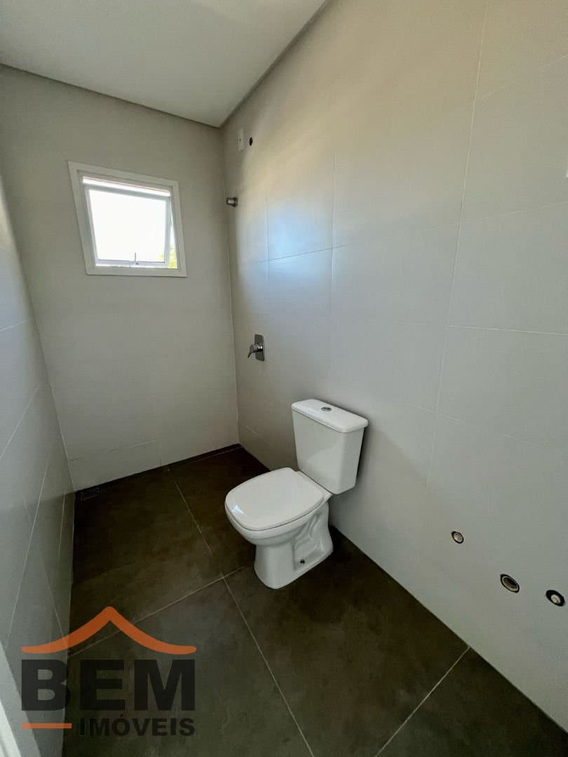 Casa para Venda com 3 quartos e 108m² no bairro Espinheiros, em Itajaí