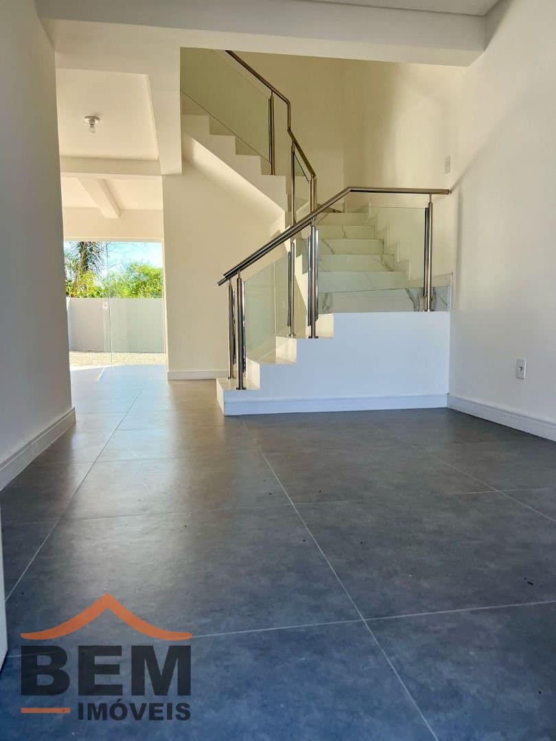 Casa para Venda com 3 quartos e 115m² no bairro Espinheiros, em Itajaí