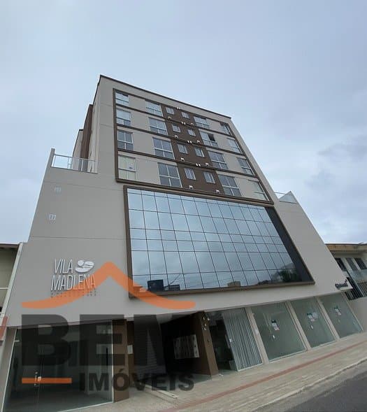 Sala Comercial para Locação com 58m² no bairro Nações, em Balneário Camboriú: 01- FACHADA 