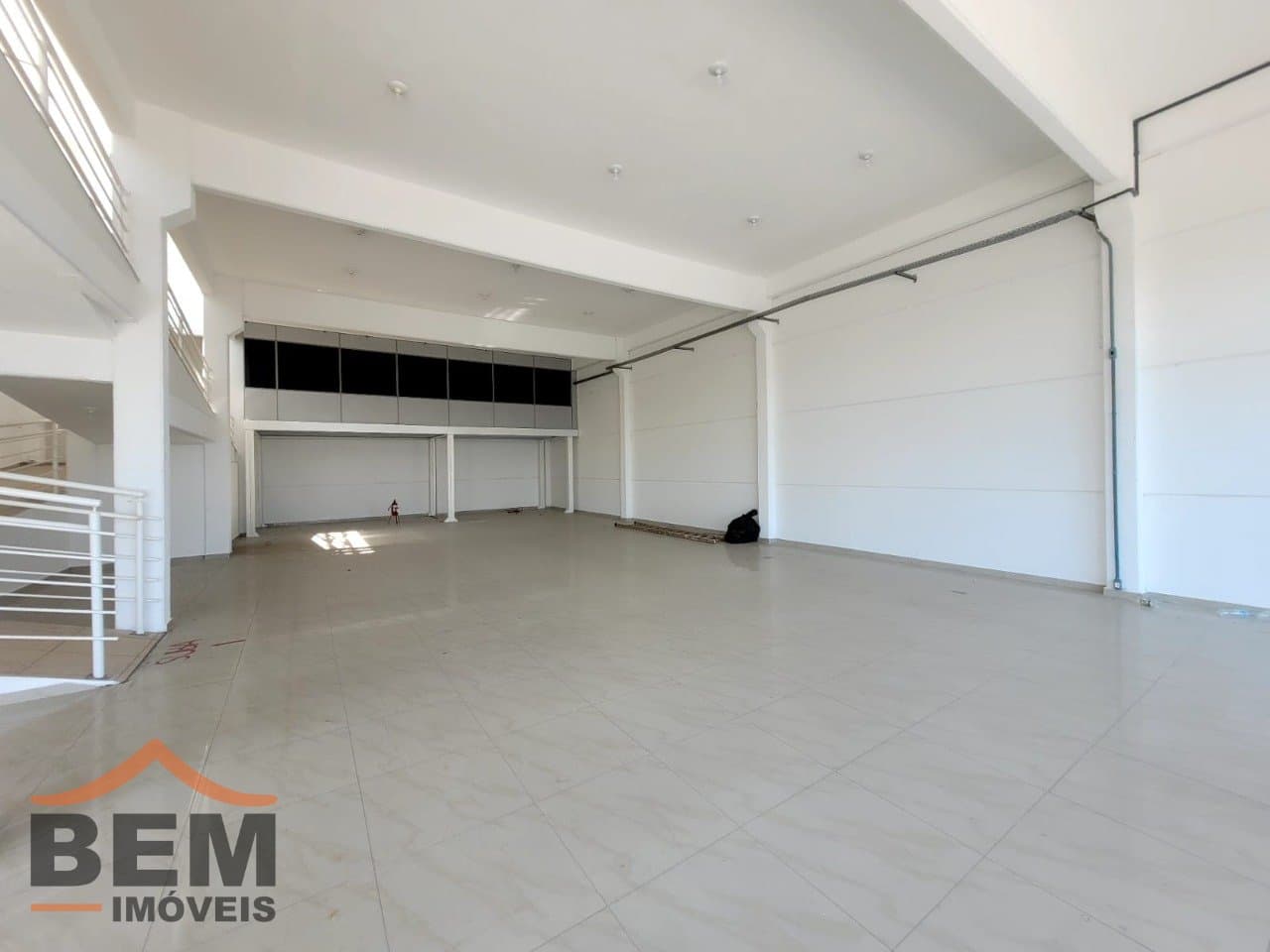 Sala Comercial para Locação com 450m² no bairro Cordeiros, em Itajaí