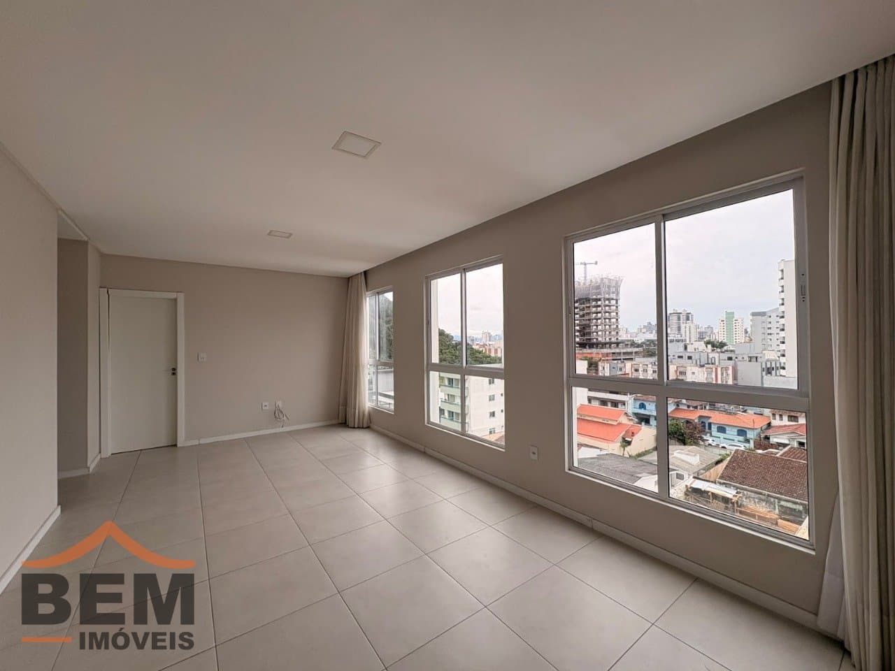 Apartamento para Locação com 1 quarto e 50m² no bairro Fazenda, em Itajaí