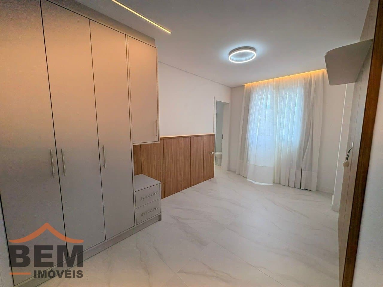 Apartamento para Locação com 2 quartos e 115m² no bairro Fazenda, em Itajaí