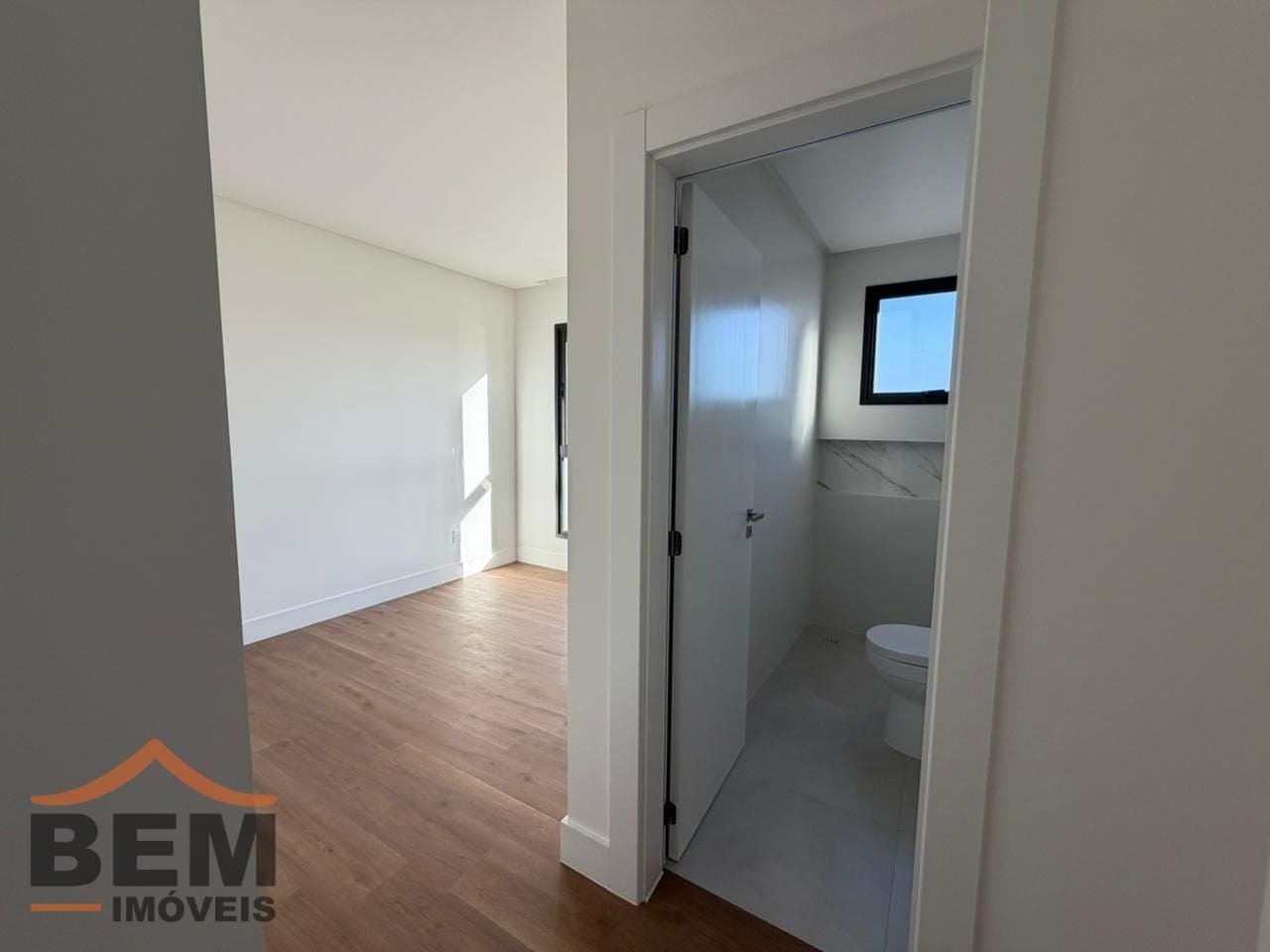 Apartamento para Locação com 3 quartos e 123m² no bairro Meia Praia, em Itapema