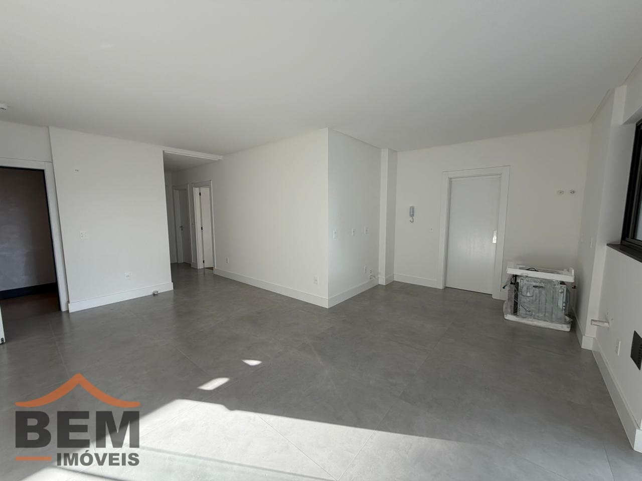 Apartamento para Locação com 3 quartos e 123m² no bairro Meia Praia, em Itapema