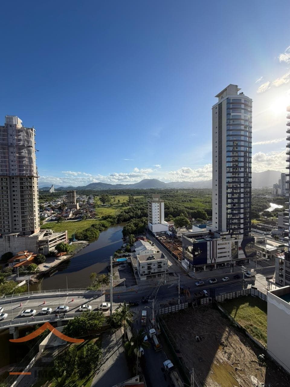 Apartamento para Locação com 3 quartos e 123m² no bairro Meia Praia, em Itapema