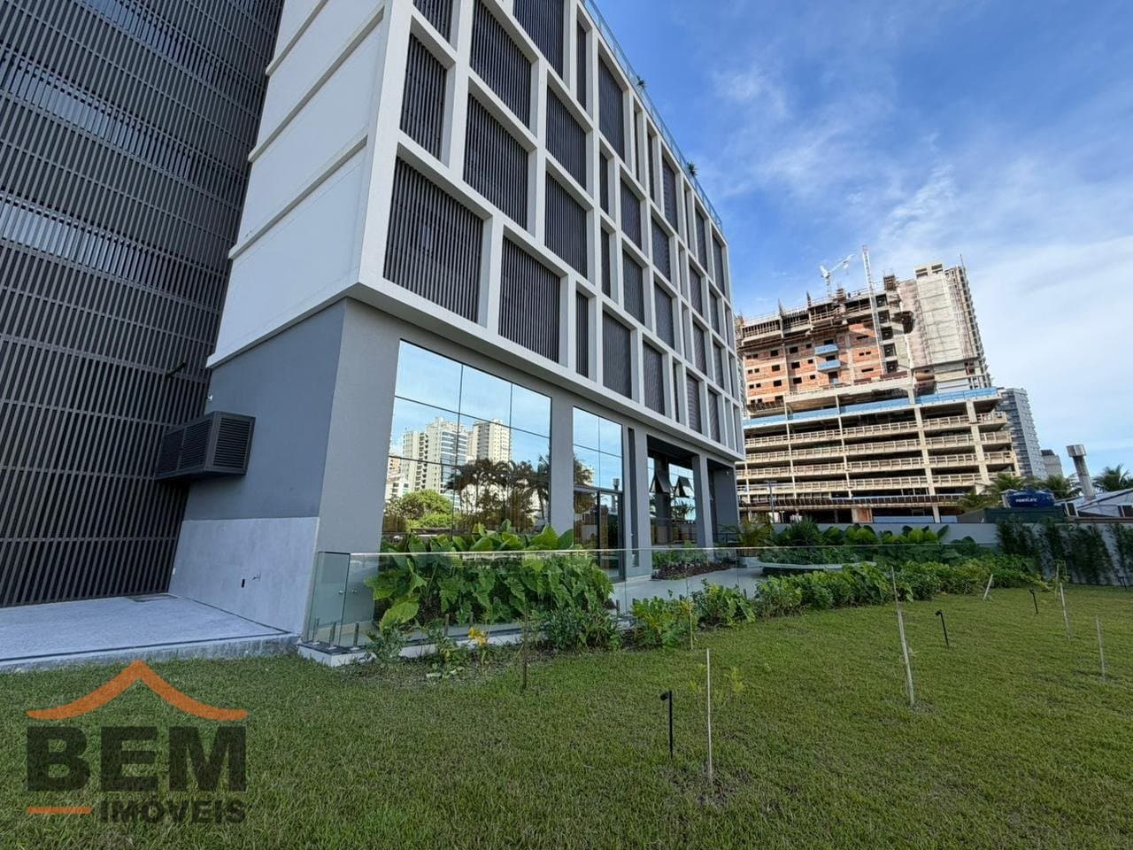 Apartamento para Locação com 3 quartos e 123m² no bairro Meia Praia, em Itapema