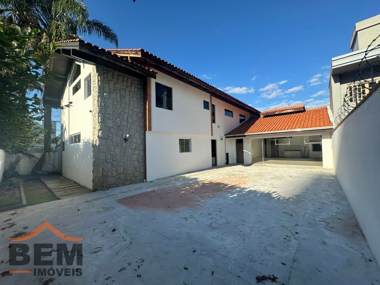 Casa com 4 quartos e 407m² no bairro Centro, em Balneário Camboriú