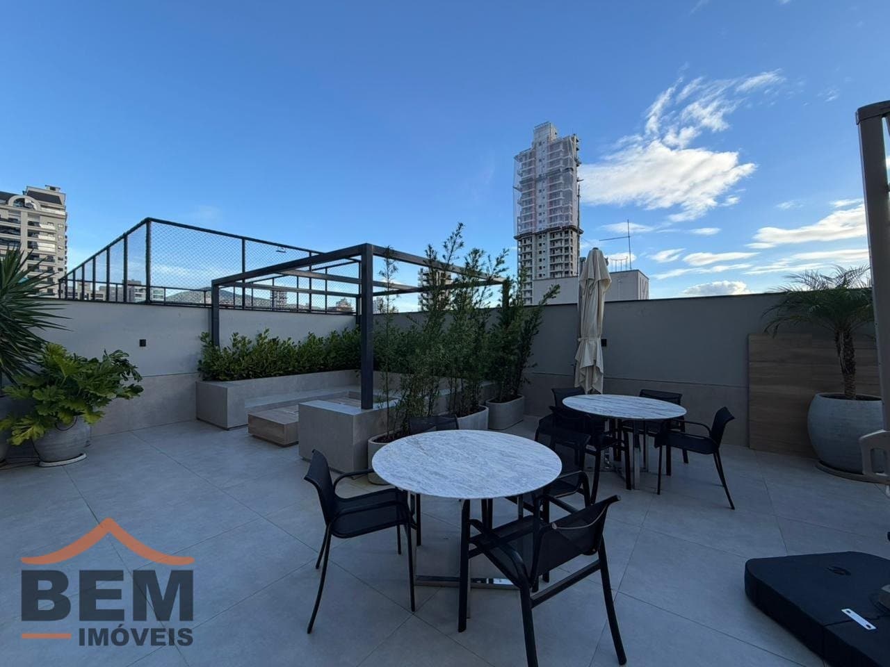 Apartamento para Venda com 3 quartos e 123m² no bairro Meia Praia, em Itapema