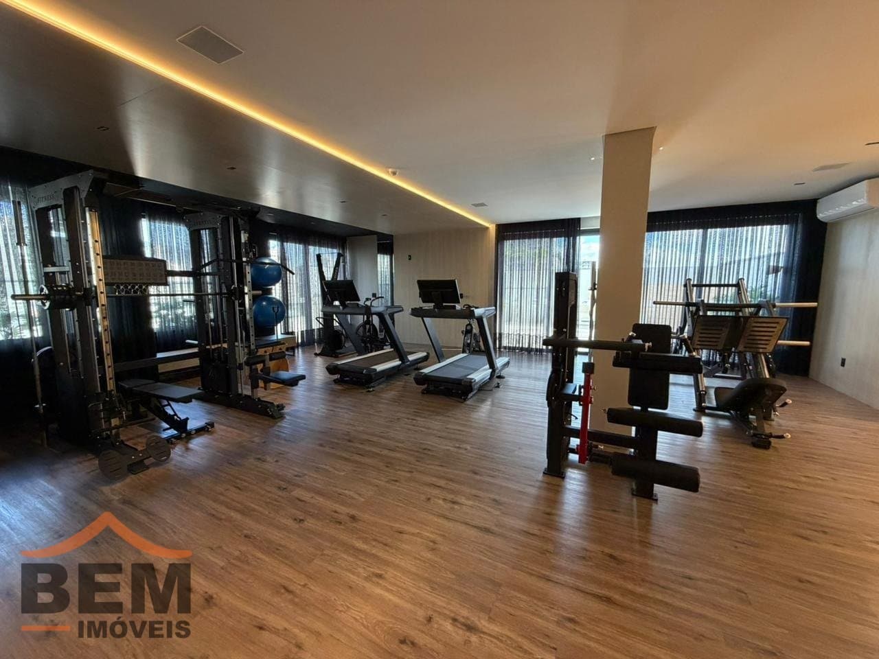 Apartamento para Venda com 3 quartos e 123m² no bairro Meia Praia, em Itapema