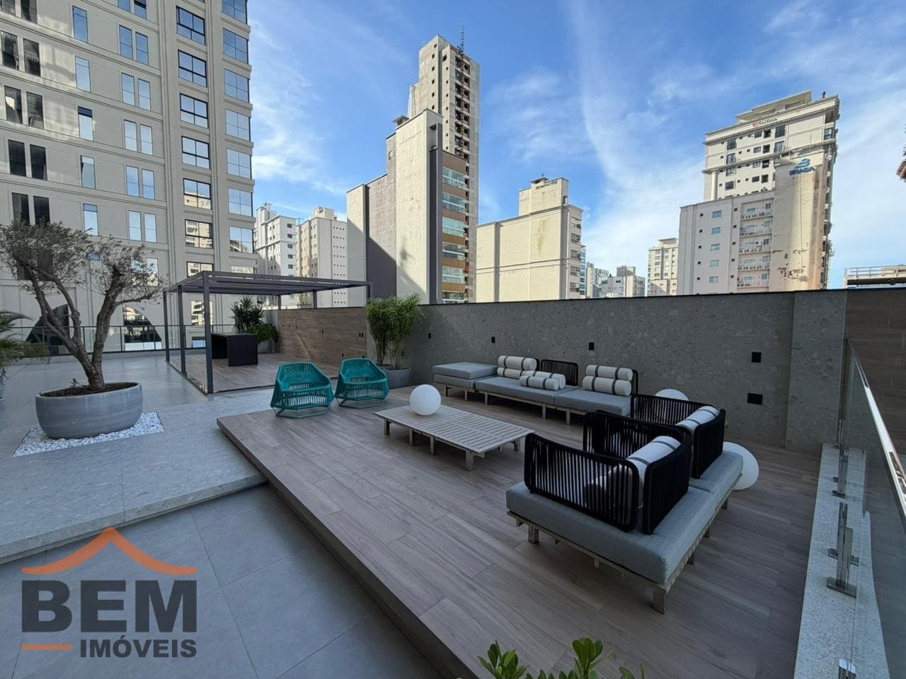 Apartamento para Venda com 3 quartos e 123m² no bairro Meia Praia, em Itapema