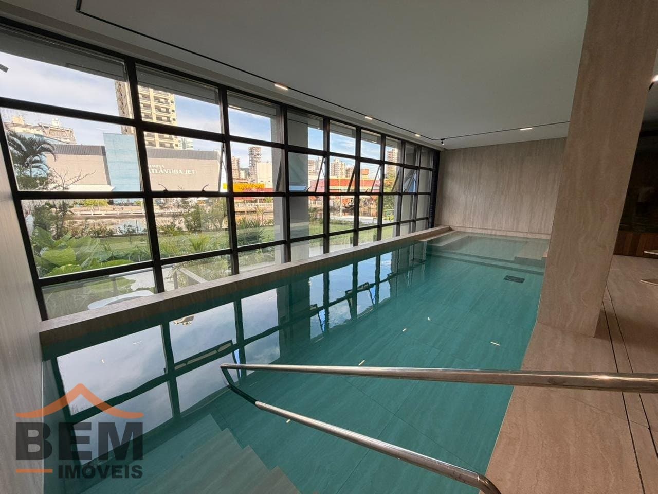 Apartamento para Venda com 3 quartos e 123m² no bairro Meia Praia, em Itapema