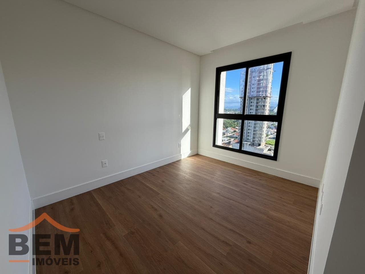 Apartamento para Venda com 3 quartos e 123m² no bairro Meia Praia, em Itapema