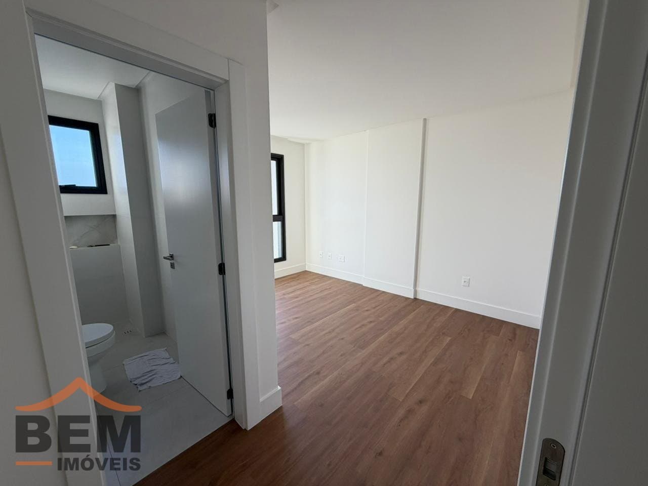 Apartamento para Venda com 3 quartos e 123m² no bairro Meia Praia, em Itapema