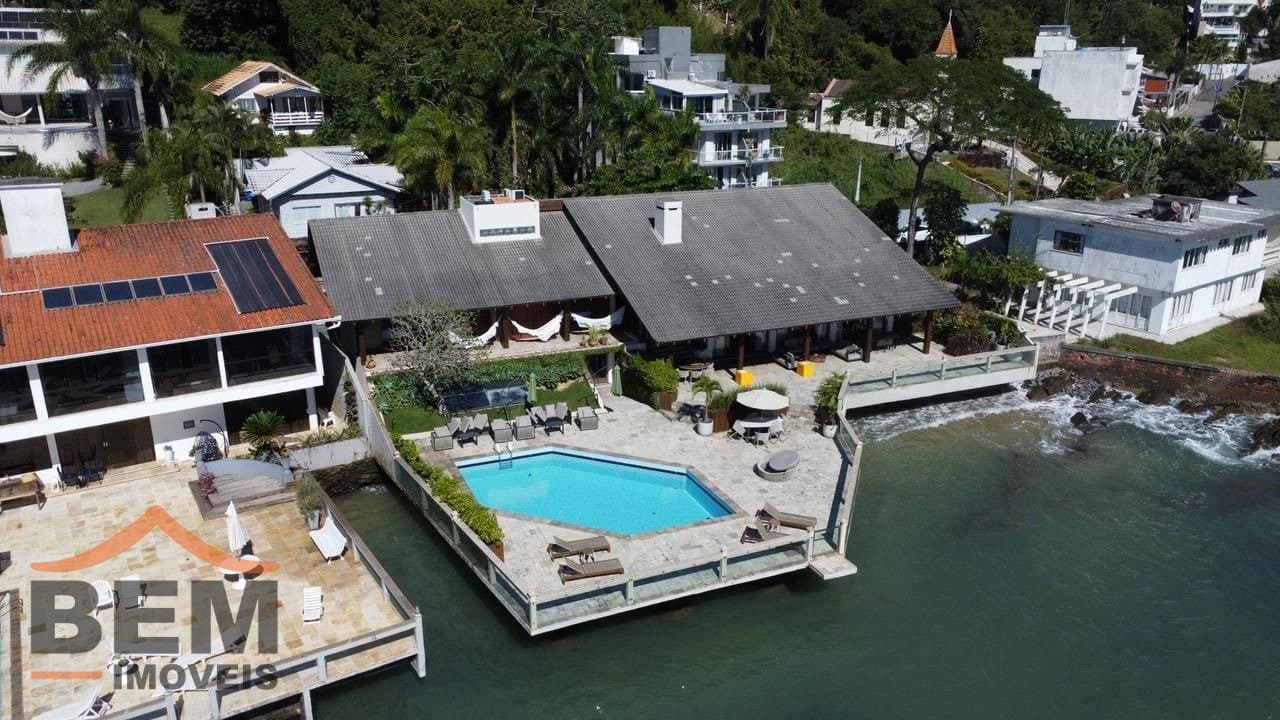 Casa para Locação com 3 quartos e 721m² no bairro Cabeçudas, em Itajaí