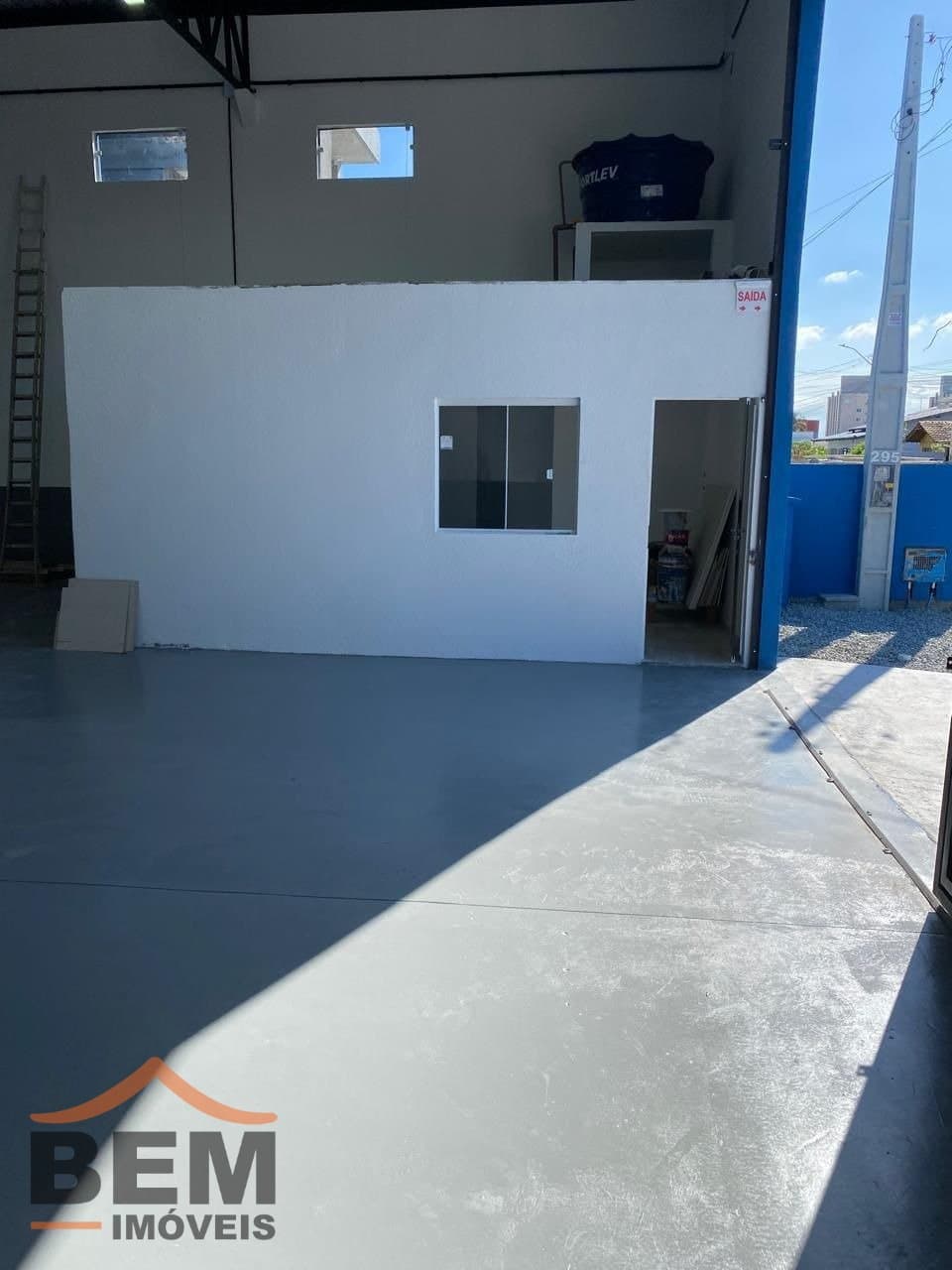 Galpão para Locação com 310m² no bairro Centro, em Navegantes: 02 - ESCRITÓRIO EXTERNO